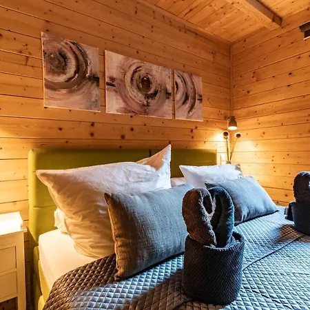 Wellness Lakehouse Mit Sauna, Whirlpool In Der Hébergement de vacances *